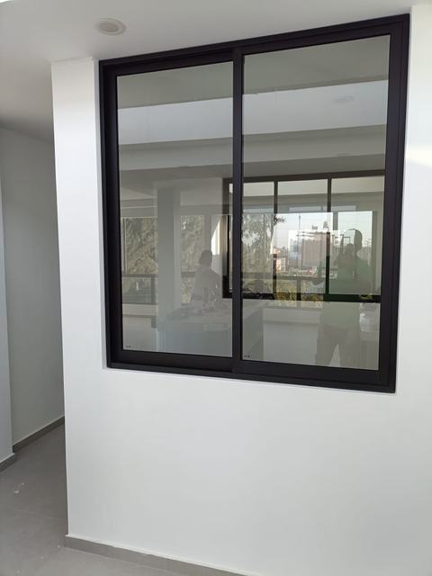 Ventana corrediza de aluminio