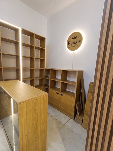 Mobiliario en melamina para tienda