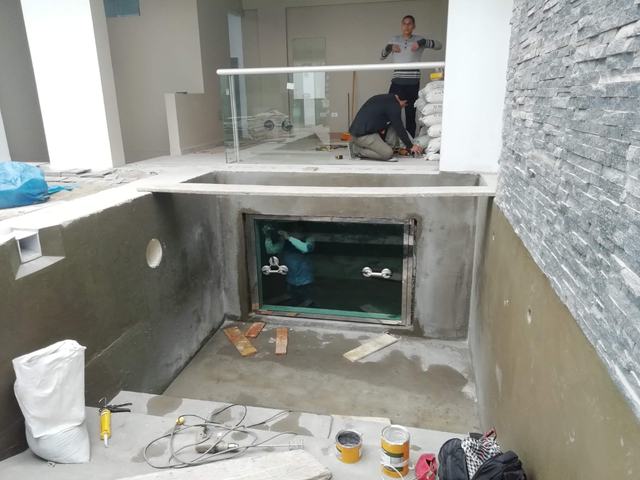 Trabajos en obra de piscina